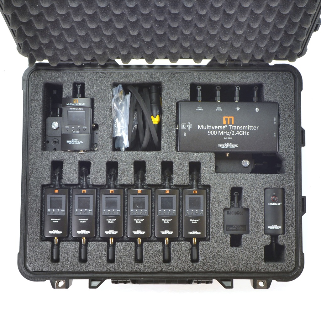 MULTIVERSE STUDIO KIT 2.4GHz; valise avec chargeur intégré avec 6 récepteurs sur batterie MULTIVERSE-ST-RX, émetteur MULTIVERSE-TX 10 univers + accroche, émetteur/récepteur MULTIVERSE-NODE + accroche, testeur analyseur DMXCAT, analyseur RADIOSCAN   